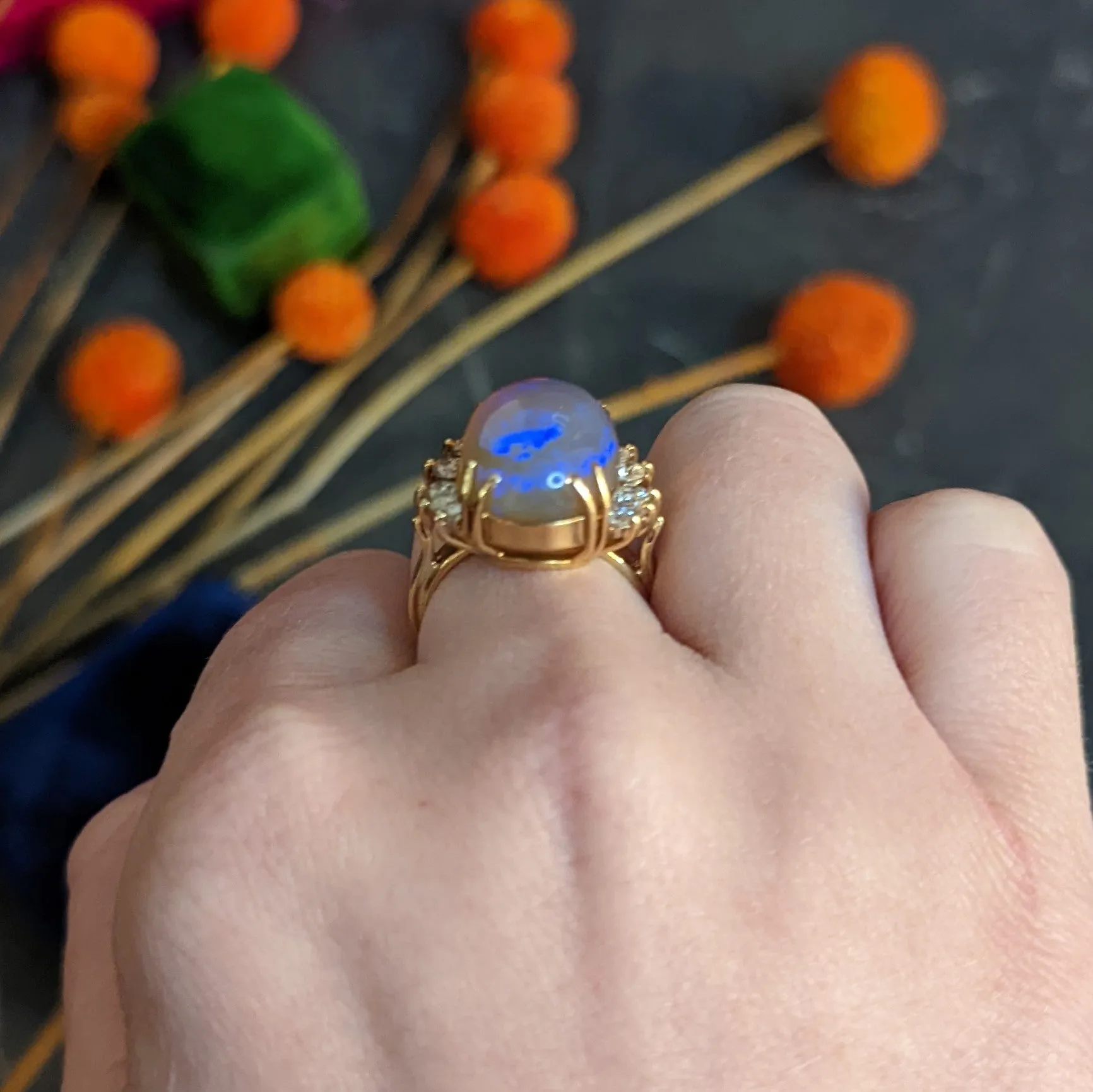 1970's Vintage Jelly Opal Diamond 18 Karat Gold Gemstone Ring