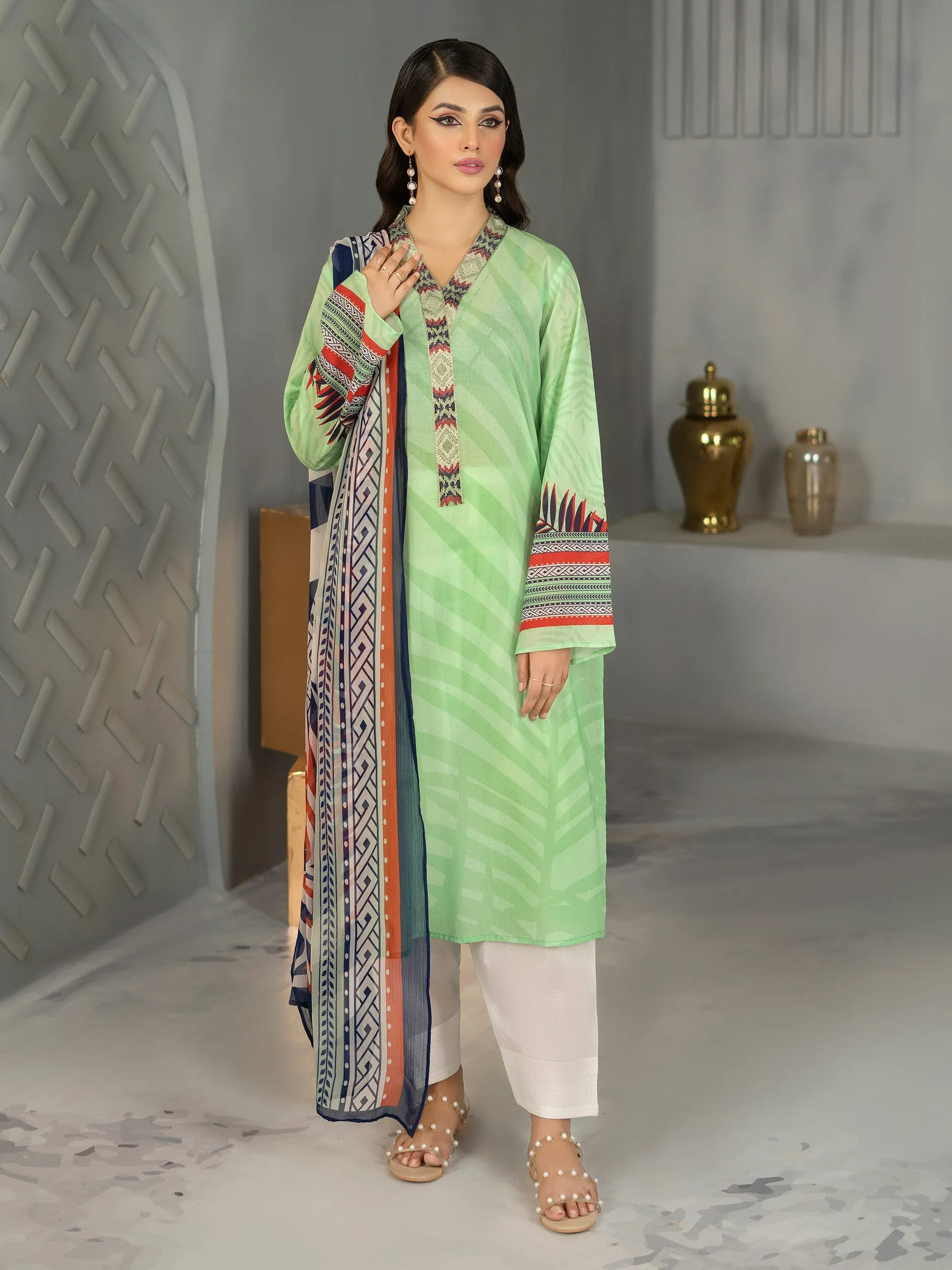 2 Piece Lawn Suit-Embroidered (Unstitched)