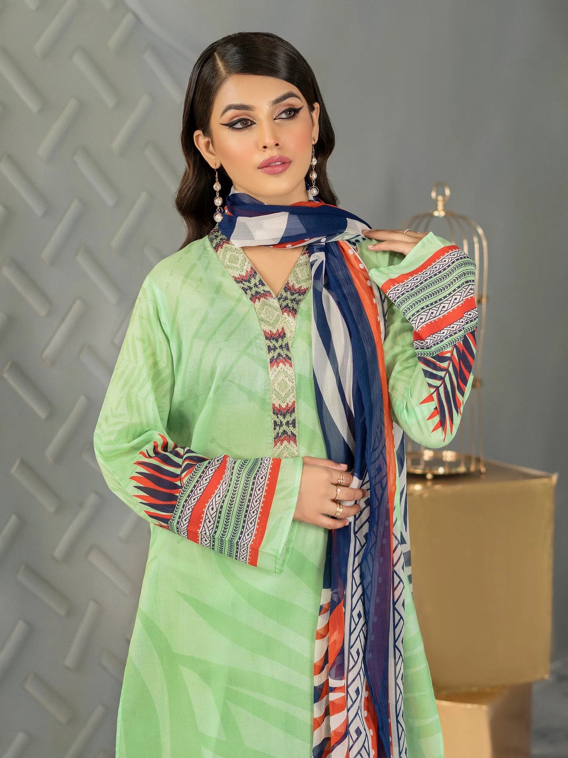 2 Piece Lawn Suit-Embroidered (Unstitched)