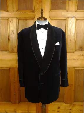 24/0890 vintage british custom tailored midnight blue velvet smoking / dinner jacket w/ black velvet shawl lapel 50 regular