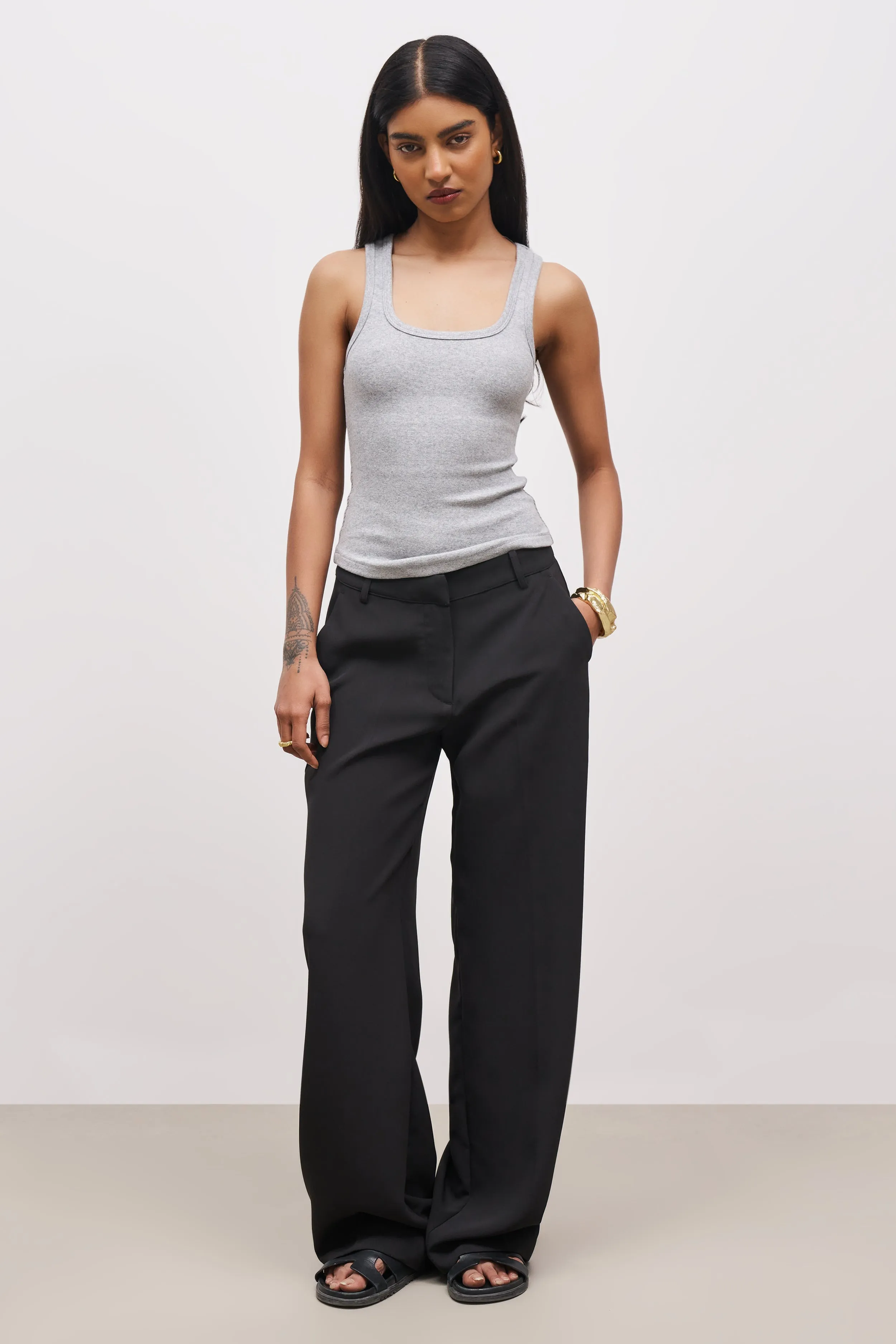 Draped Mid Rise Trousers - Black