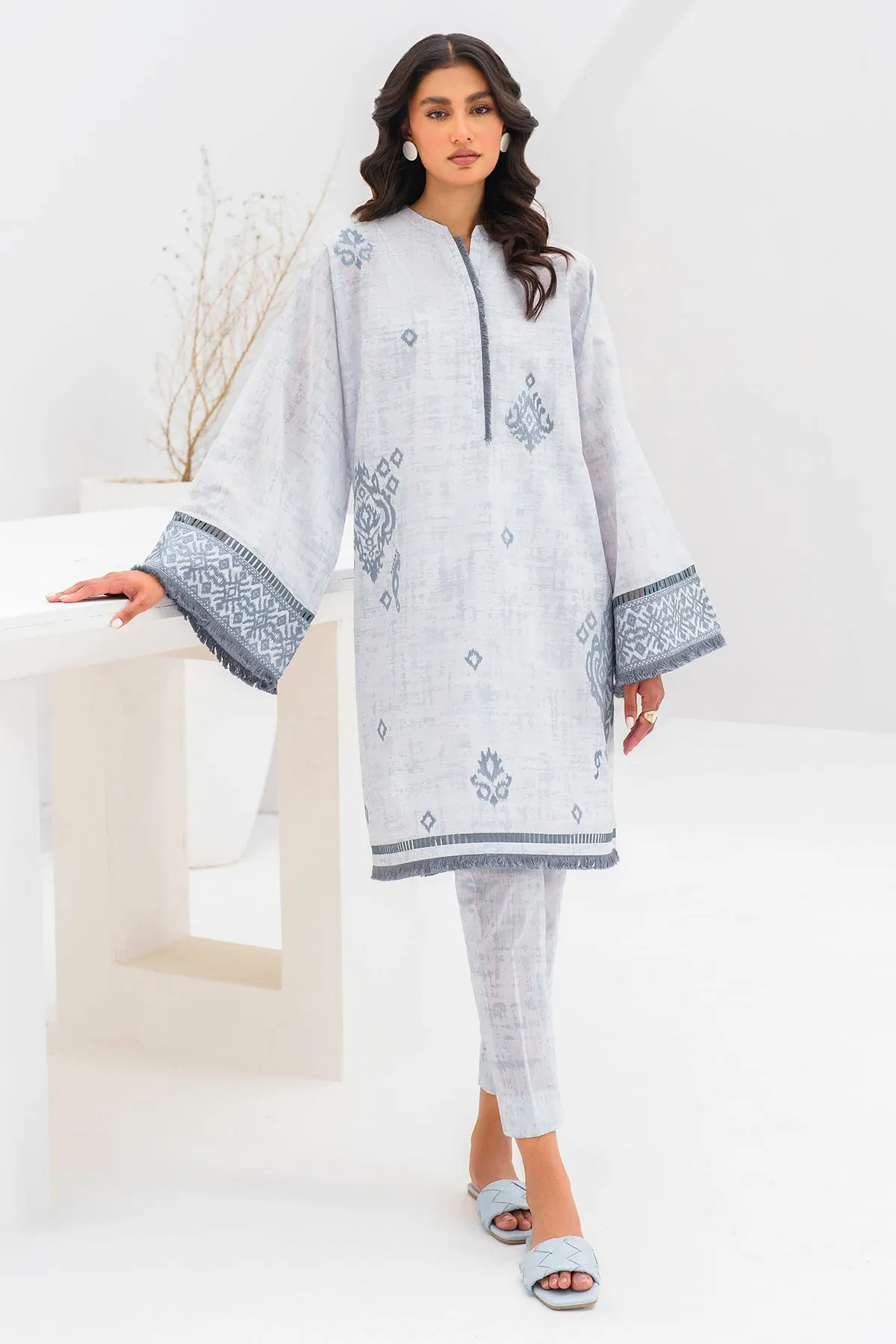 EMBROIDERED LAWN USE-9042