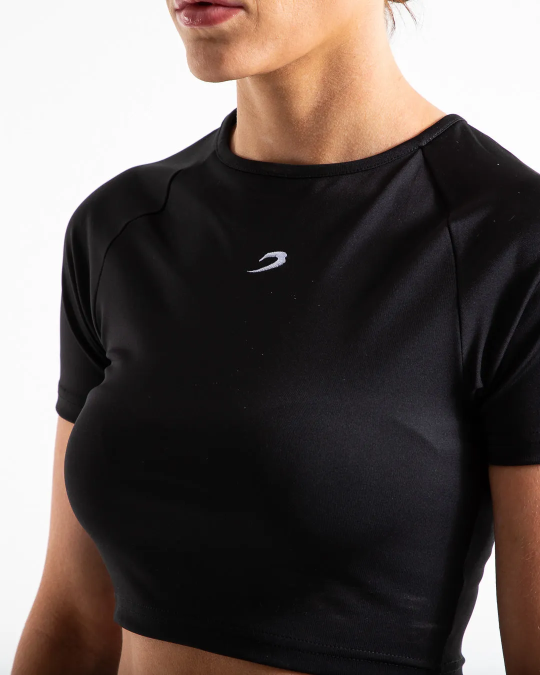 Training Short Sleeve Crop Top - Black